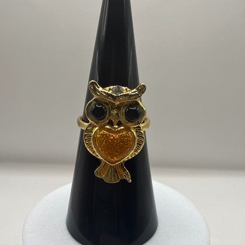 Vintage Gold Tone Owl Ring with‎ Orange Heart and Black Eyes Size 6.25 Statement